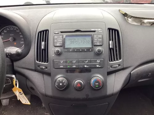 Radio CD Speler-8064167 (19252567)