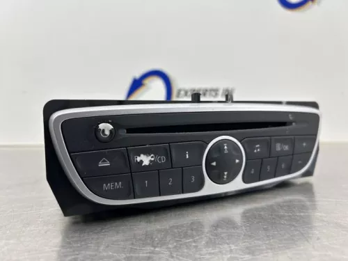 Radio CD Speler-8187679 (22225179)