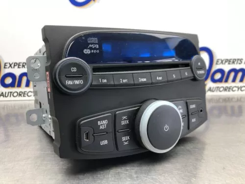 Radio CD Speler-8206281 (21173080)