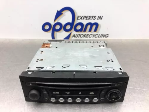 Radio CD Speler-8266228 (21763796)