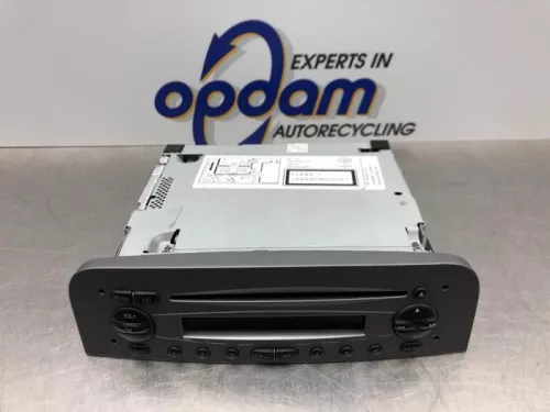 Radio CD Speler-8184844 (20736419)