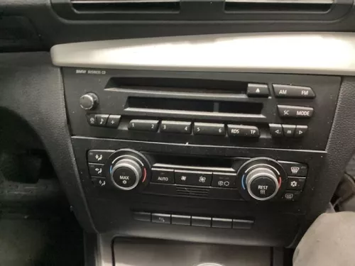 Radio CD Speler-8221220 (21136086)