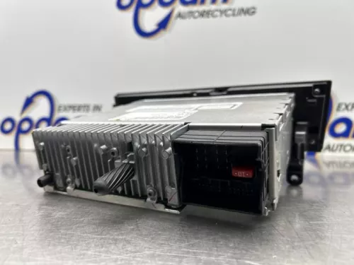 Radio CD Speler-8221220 (21136086)