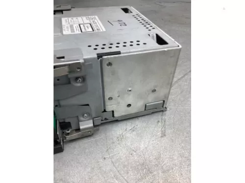 Radio CD Speler-8261484 (21889376)