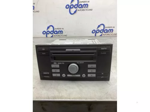 Radio CD Speler-8261484 (21889376)
