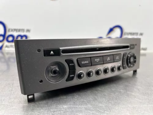 Radio CD Speler-8300700 (22305350)