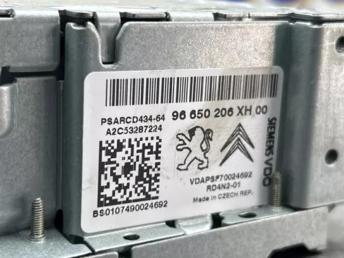 Radio CD Speler-8300700 (22305350)