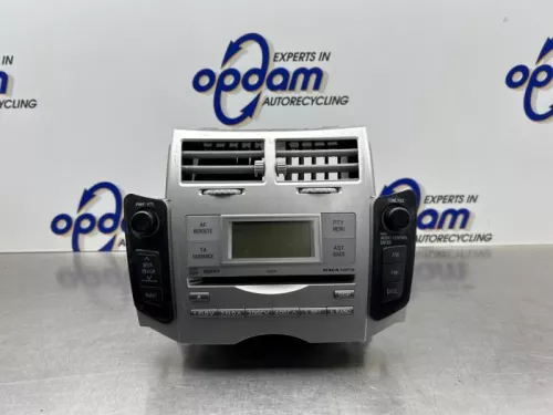 Radio CD Speler-8255970 (22578035)