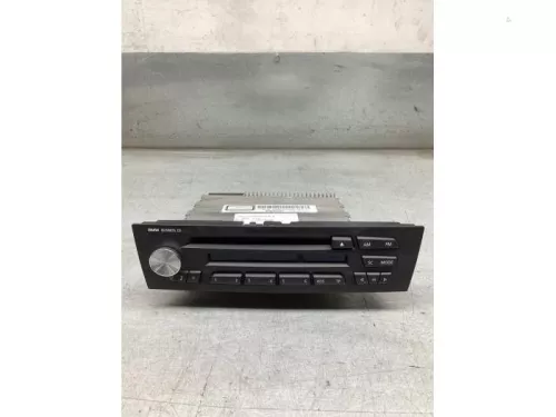 Radio CD Speler-8200169 (21734938)