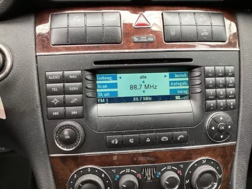 Radio CD Speler-8203393 (21058814)