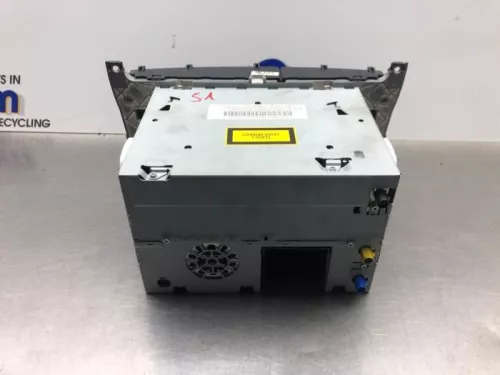 Radio CD Speler-8203393 (21058814)