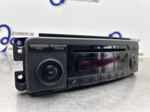 Radio CD Speler-8245989 (22209440)
