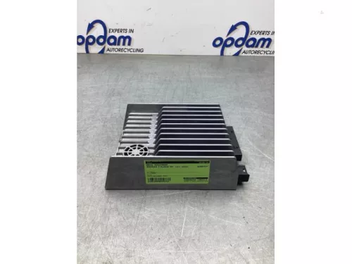 Radio versterker-8162486 (21084876)