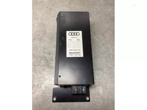 Radio versterker-8259960