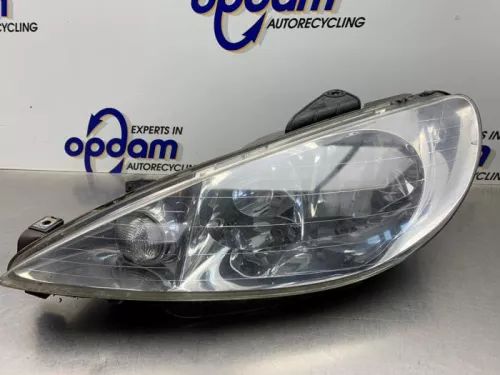 Koplamp links-8327972