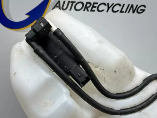 Ruitensproeiertank voor-8184557 (22092472)