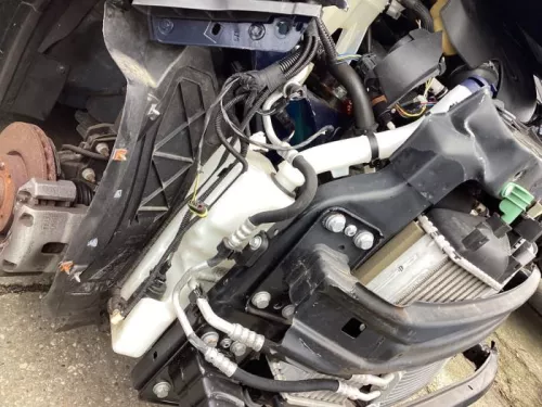 Ruitensproeiertank voor-8107191