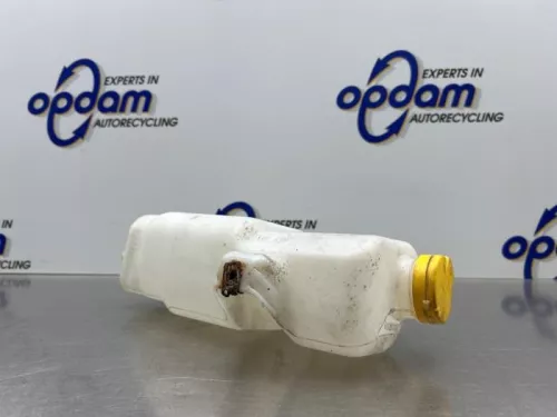 Ruitensproeiertank voor-8315005