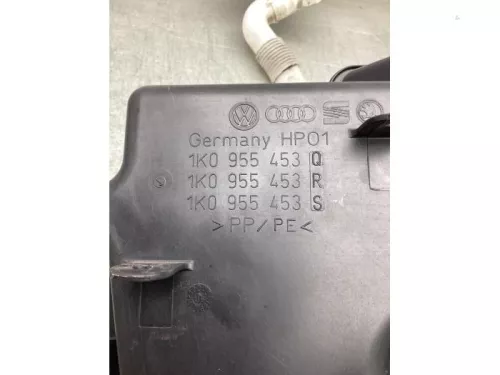 Ruitensproeiertank voor-8074515 (19744515)