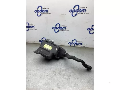 Ruitensproeiertank voor-8140306