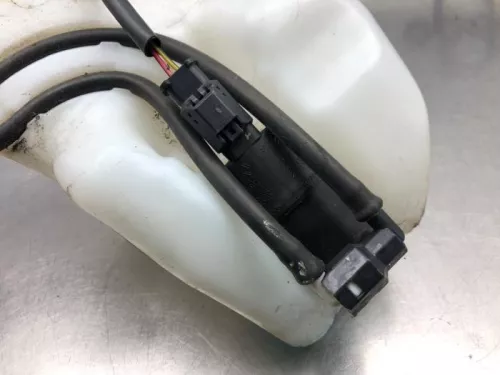 Ruitensproeiertank voor-8154465 (21479389)