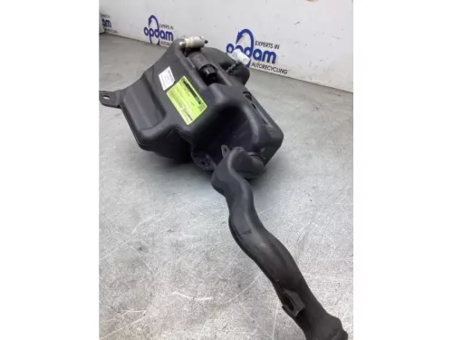 Ruitensproeiertank voor-8286425
