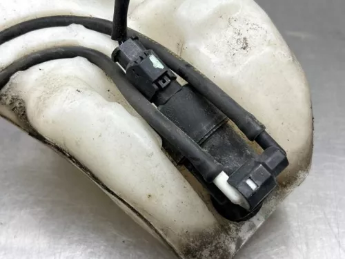 Ruitensproeiertank voor-8151114 (22447074)