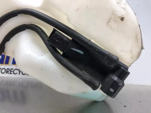 Ruitensproeiertank voor-8078381 (20177082)