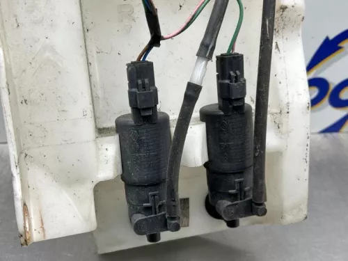 Ruitensproeiertank voor-8314894 (22516108)
