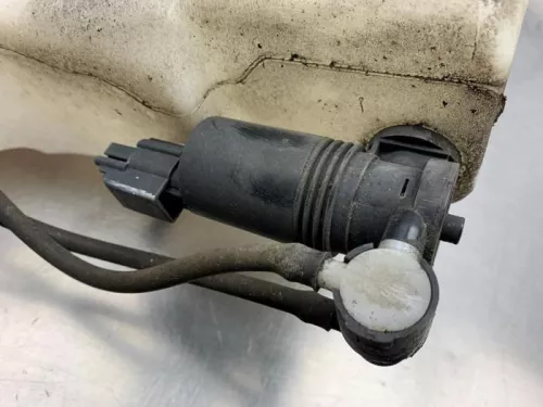 Ruitensproeiertank voor-8198454 (21986267)