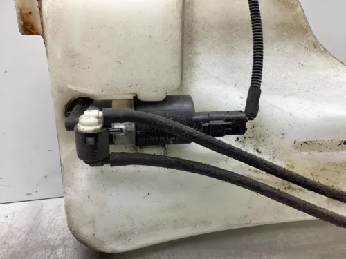 Ruitensproeiertank voor-7928929 (17904998)