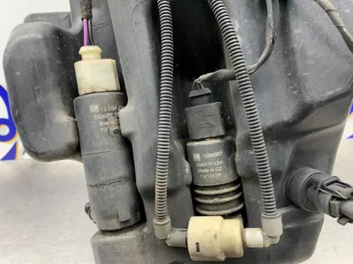 Ruitensproeiertank voor-8212466 (21386726)