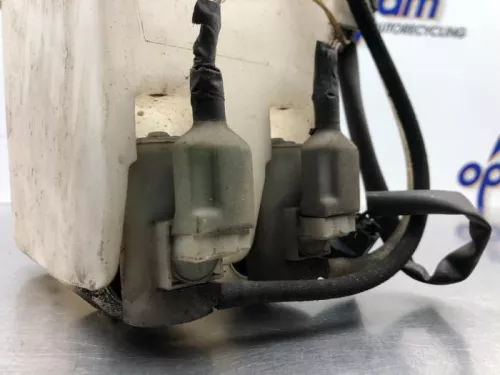 Ruitensproeiertank voor-8264995 (21780724)