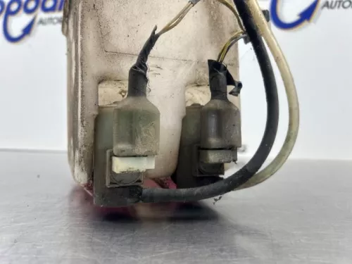 Ruitensproeiertank voor-8277791 (22015299)