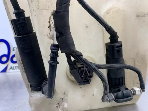 Ruitensproeiertank voor-8203786 (21676932)