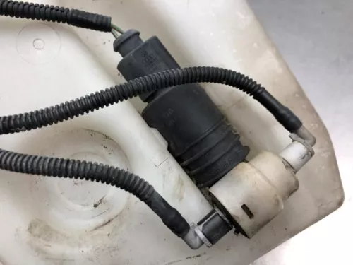 Ruitensproeiertank voor-8142015 (21536820)