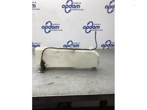 Ruitensproeiertank voor-8286474 (22304472)