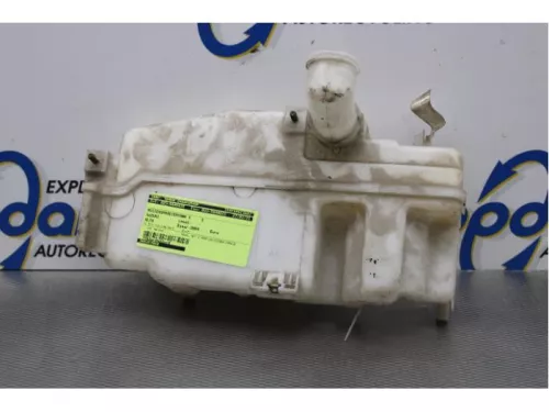 Ruitensproeiertank voor-