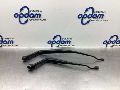 Ruitenwisserarm voor-8104774