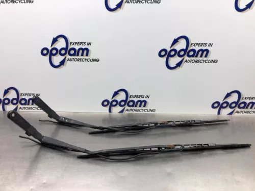 Ruitenwisserarm voor-8221318