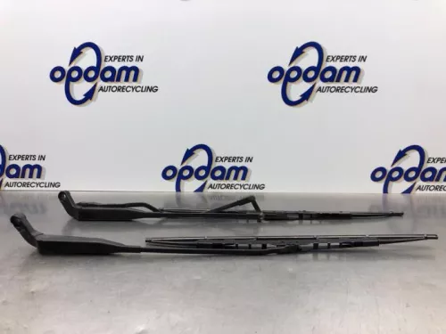 Ruitenwisserarm voor-8198759