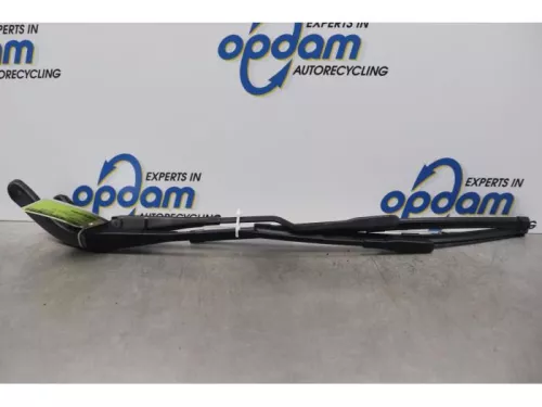 Ruitenwisserarm voor-7877615