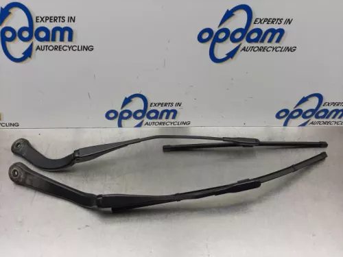 Ruitenwisserarm voor-7743655