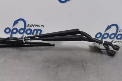 Ruitenwisserarm voor-7746777