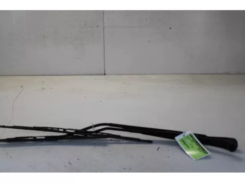 Ruitenwisserarm voor-7879077