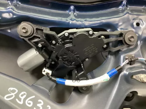 Ruitenwissermotor achter-8115139