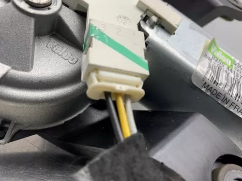 Ruitenwissermotor achter-8232623 (21680002)
