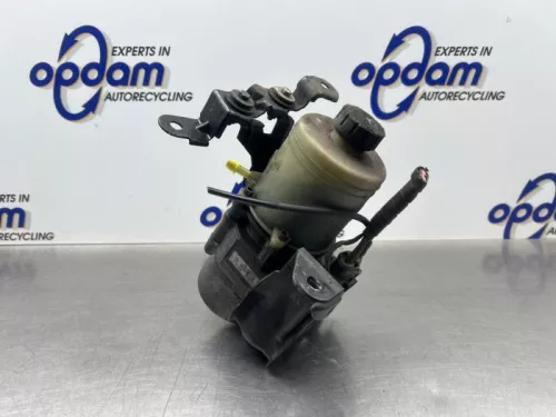 Stuurbekrachtiging Pomp-8188795