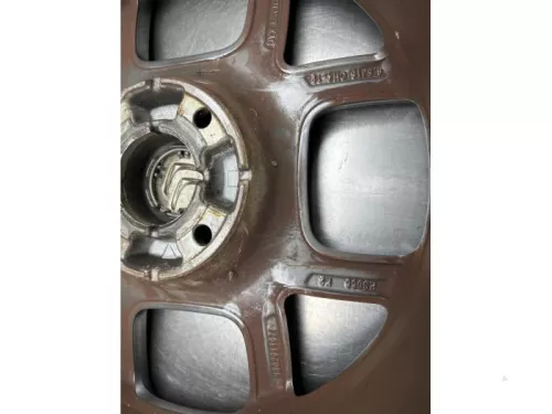 Velg-8228052 (21847041)