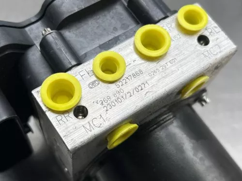ABS Pomp-8246769 (21860151)